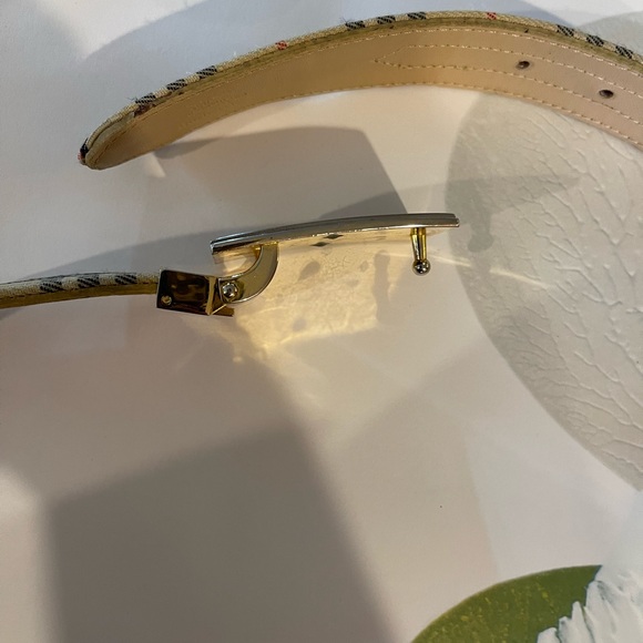 Beautiful Burberry belt with silver and gold buckle size S/M - Picture 6 of 9